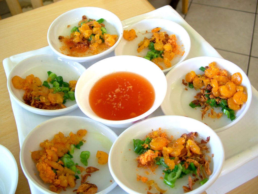 Cách làm bánh bèo chén xứ Huế truyền thống Việt Nam