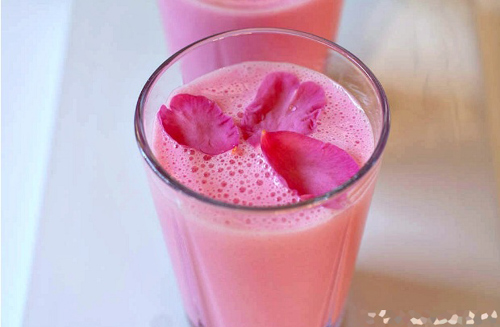 Ngoc – độc – lạ với cách làm sữa chua hoa hồng